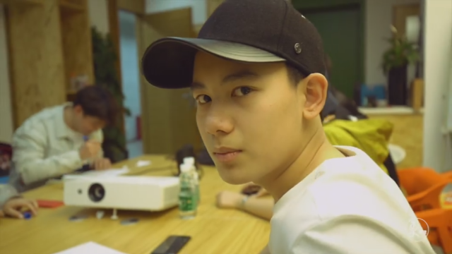18岁：小男孩胡先煦